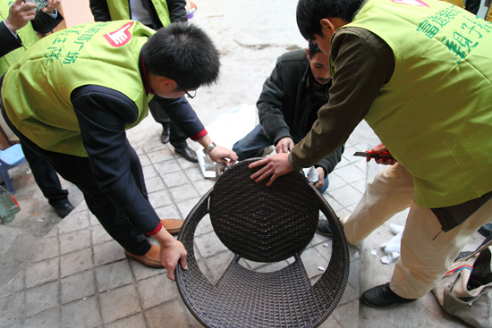 1月19日 富逸裝飾廣場(chǎng)愛(ài)心暖居公益行