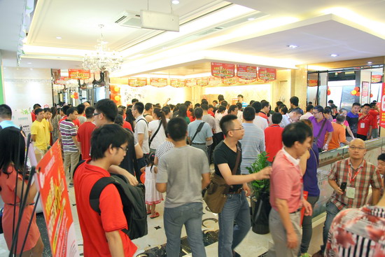 東鵬瓷磚·潔具中山旗艦店重裝開業