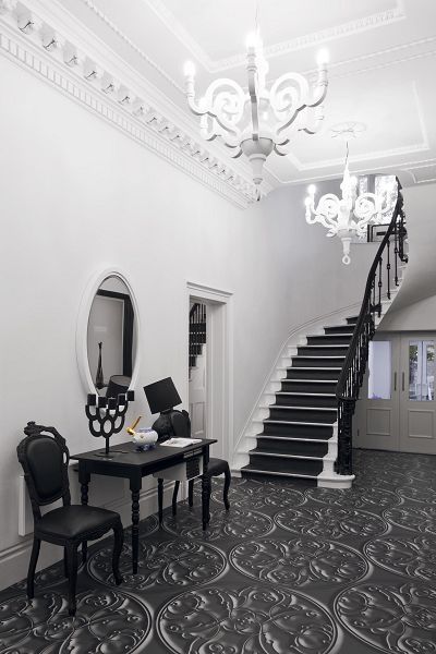 Moooi倫敦展廳所在的“白樓”(The White Building),是一幢三層白色老式建筑。